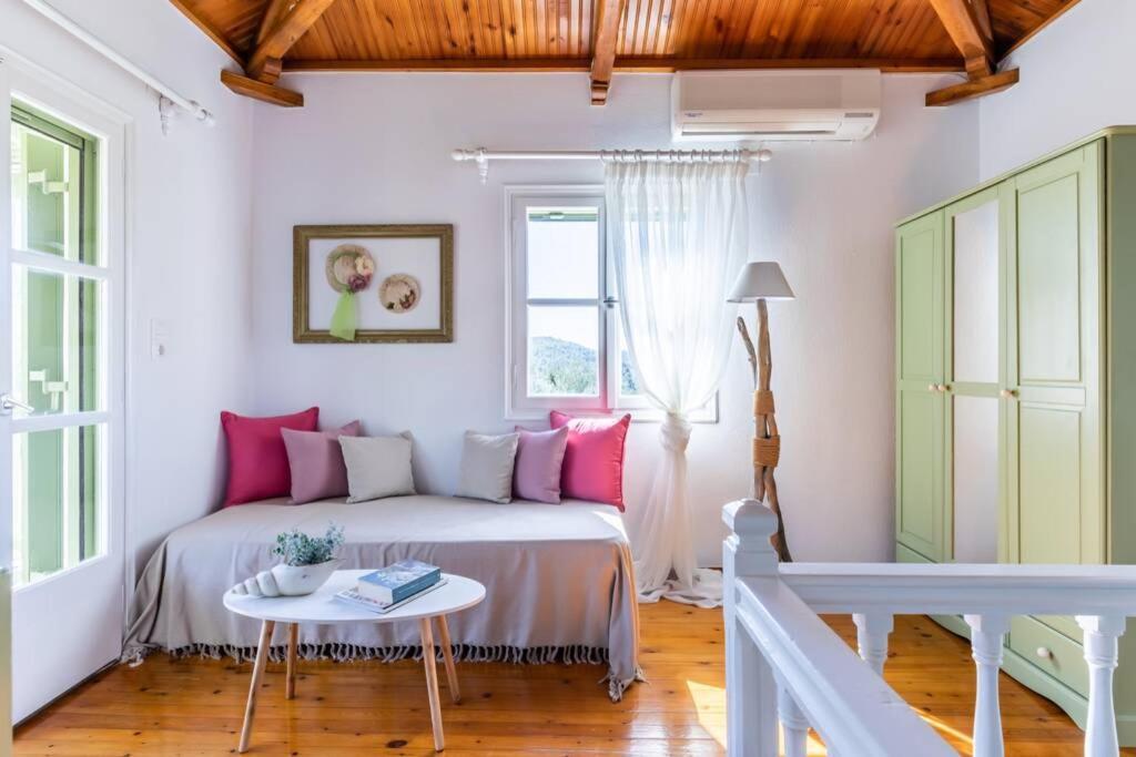 Nina-Myrtia Countryside House Skopelos Ditropo エクステリア 写真